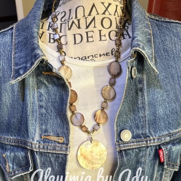 MOTHER OF PEARL CHARM NECKLACE - Picture 1 of 2